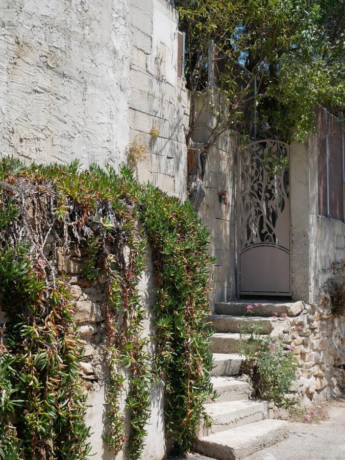 Nature Hostel La Ciotat Exterior photo